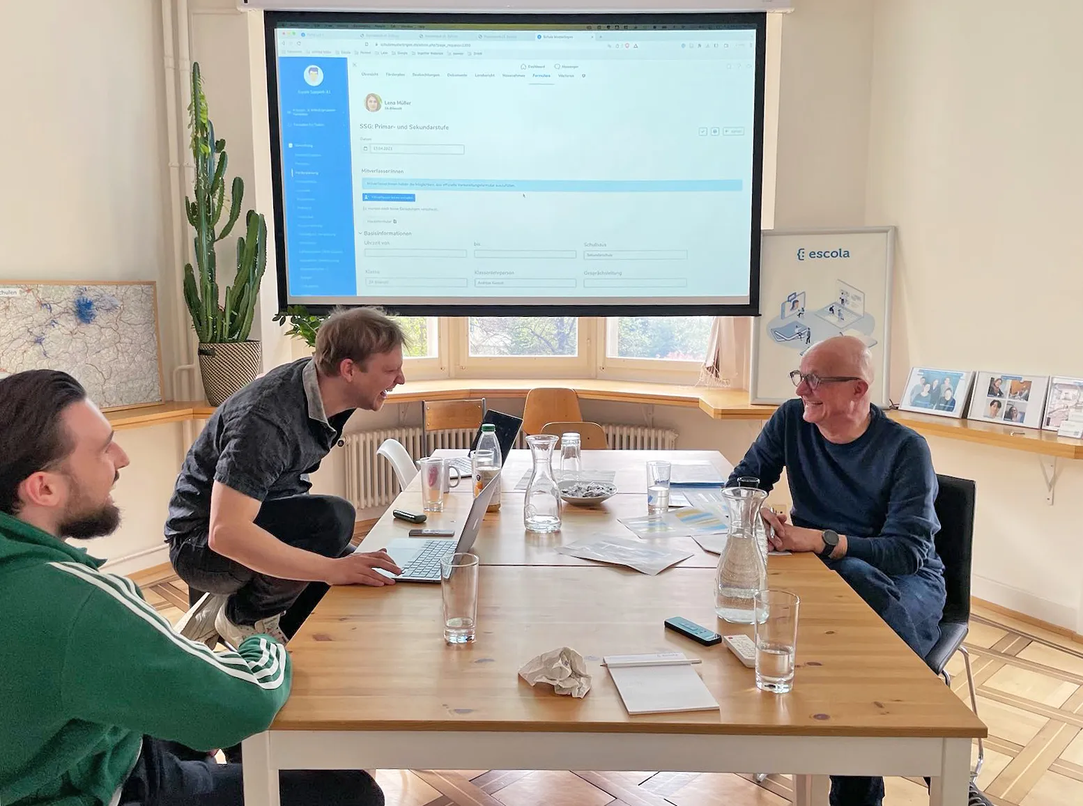 Peter Lienhard zu Besuch bei Escola